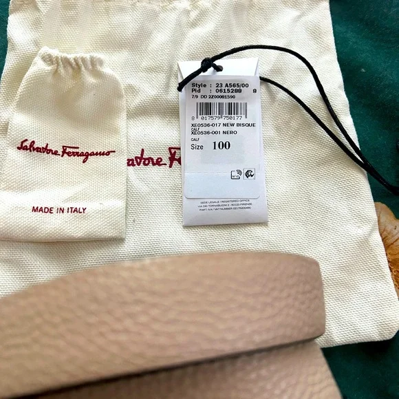 Salvatore Ferragamo Authentic Belt, No Buckle Womens in Bisque size 100 cm ,NWT Salvatore Ferragamo Belt with Gold Gancini Buckle in Jasmine  main image 3